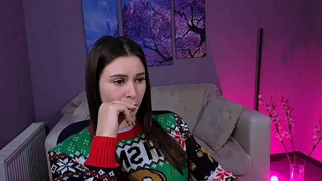 Snapshot of flora_ri chatting on 11.05.25 flora ri online show from 11.05.25