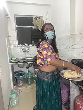 Snapshot of YourSuperTanya chatting on 03.22.26 YourSuperTanya online show from 03.22.26