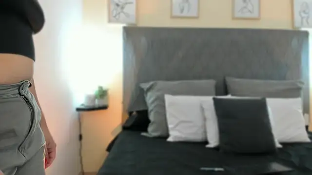 Snapshot of ah_mara_ chatting on 09.11.25 ah mara online show from 09.11.25