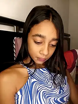 Zoe Sweett18 online show from 03.24.26