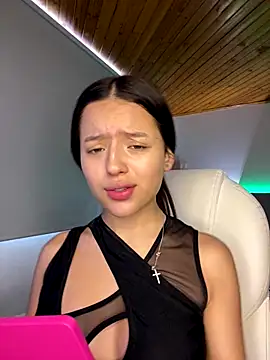 Sofia18 pinkk online show from 12.03.25