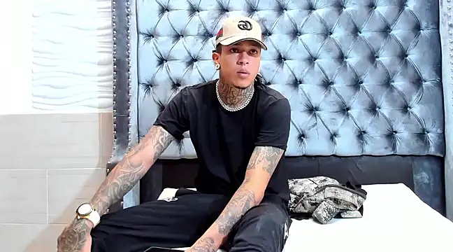 Kenaii 7777 online show from 01.18.25