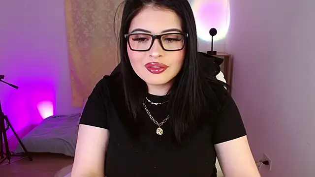 Snapshot of isabella1616 chatting on 09.19.25 isabella1616 online show from 09.19.25