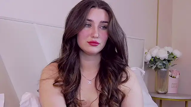 KiraBarlows online show from 02.06.25