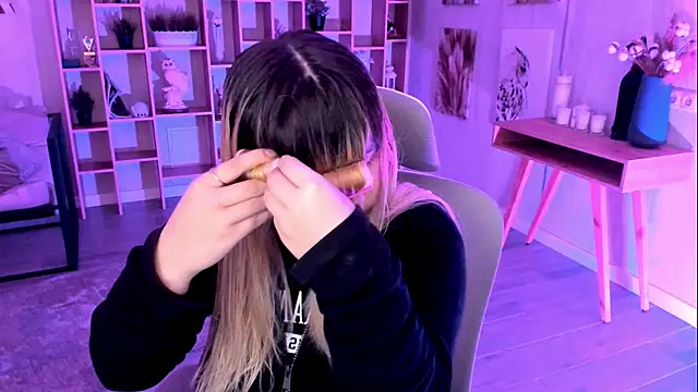 DiaAngell online show from 11.08.25