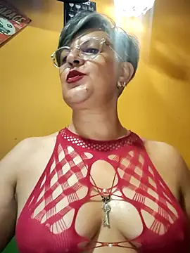 Snapshot of ilonna2025 chatting on 07.18.26 ilonna2025 online show from 07.18.26