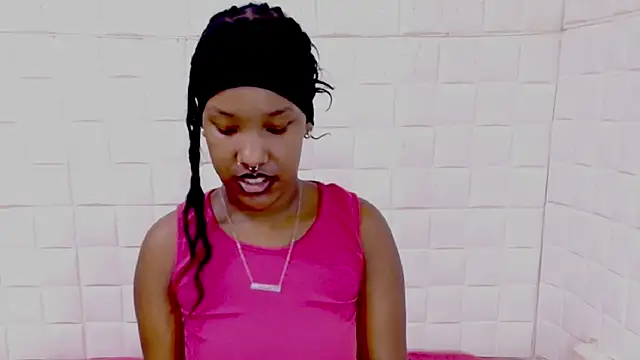 EroticSexyPrada online show from 04.21.26