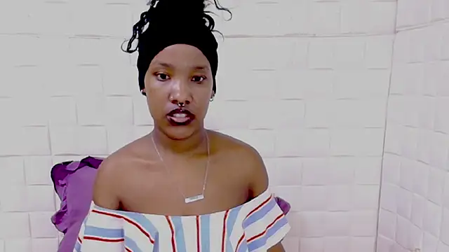 EroticSexyPrada online show from 04.22.26