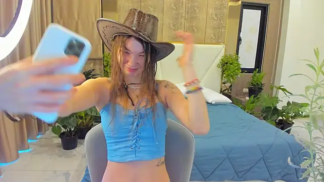 SusannJohnson online show from 12.15.25