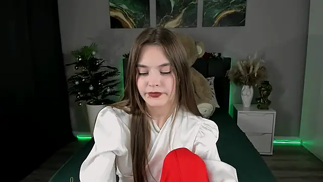 Snapshot of RayWillliams chatting on 01.27.25 RayWillliams online show from 01.27.25