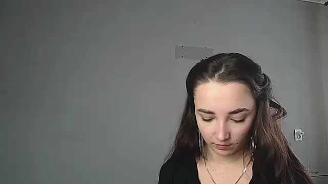 Eva Gloryy online show from 03.17.26