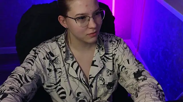 Snapshot of HotBrandyX chatting on 03.02.25 HotBrandyX online show from 03.02.25