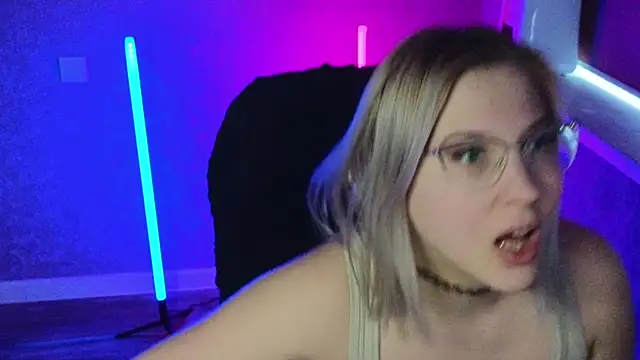 Snapshot of HotBrandyX chatting on 03.07.25 HotBrandyX online show from 03.07.25