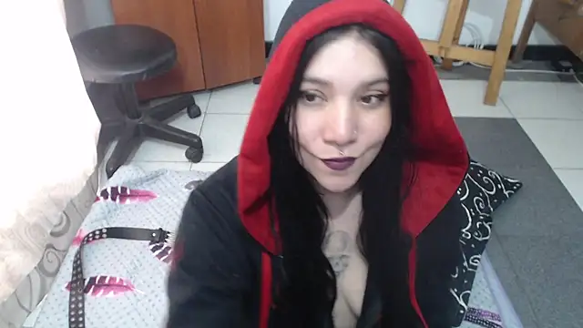 Snapshot of sharonnleon chatting on 02.20.25 sharonnleon online show from 02.20.25