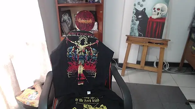 Snapshot of sharonnleon chatting on 02.24.25 sharonnleon online show from 02.24.25