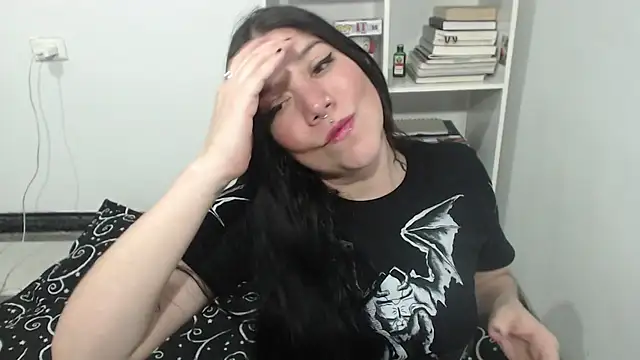 Snapshot of sharonnleon chatting on 03.06.25 sharonnleon online show from 03.06.25