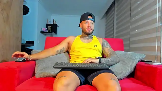 Snapshot of dereckgreen chatting on 11.21.25 dereckgreen online show from 11.21.25