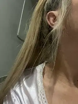 Snapshot of viktoria_davis_ chatting on 01.27.25 viktoria davis online show from 01.27.25