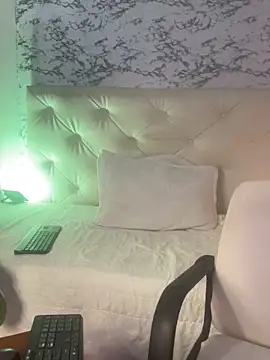 Snapshot of viktoria_davis_ chatting on 01.31.25 viktoria davis online show from 01.31.25