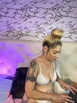 Snapshot of viktoria_davis_ chatting on 02.18.25 viktoria davis online show from 02.18.25