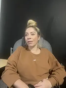 Snapshot of viktoria_davis_ chatting on 03.13.25 viktoria davis online show from 03.13.25