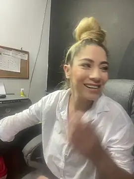 Snapshot of viktoria_davis_ chatting on 03.14.25 viktoria davis online show from 03.14.25