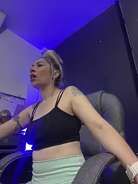 Snapshot of viktoria_davis_ chatting on 03.23.25 viktoria davis online show from 03.23.25