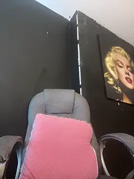 Snapshot of viktoria_davis_ chatting on 09.11.25 viktoria davis online show from 09.11.25