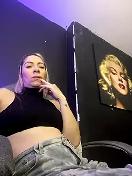 Snapshot of viktoria_davis_ chatting on 09.13.25 viktoria davis online show from 09.13.25