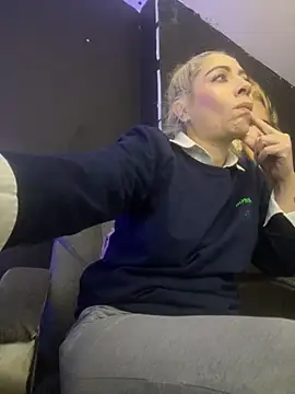 Snapshot of viktoria_davis_ chatting on 10.24.25 viktoria davis online show from 10.24.25