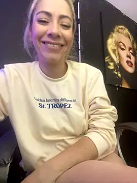 Snapshot of viktoria_davis_ chatting on 11.14.25 viktoria davis online show from 11.14.25