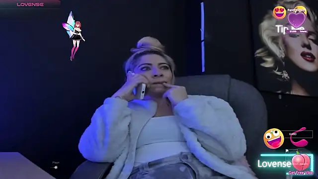 Snapshot of viktoria_davis_ chatting on 11.24.25 viktoria davis online show from 11.24.25