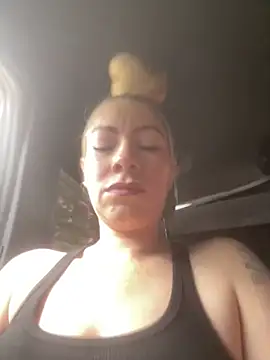 Snapshot of viktoria_davis_ chatting on 06.16.26 viktoria davis online show from 06.16.26