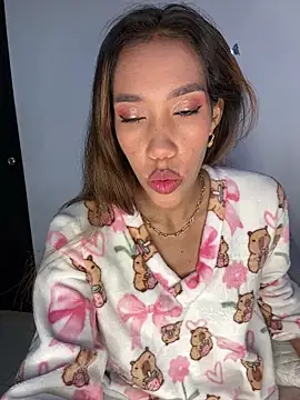 zoe storm online show from 12.19.25