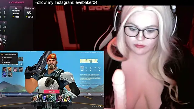 Snapshot of EveBaker04 chatting on 03.09.25 EveBaker04 online show from 03.09.25