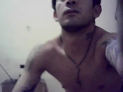 Snapshot of EstebanAkyLu chatting on 11.20.25 EstebanAkyLu online show from 11.20.25