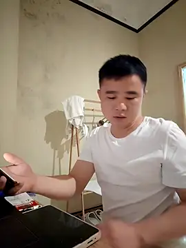 Snapshot of goodboyfcy chatting on 02.14.25 goodboyfcy online show from 02.14.25