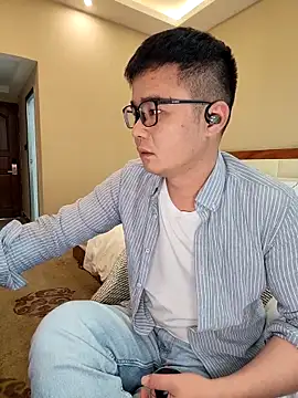 Snapshot of goodboyfcy chatting on 03.08.25 goodboyfcy online show from 03.08.25