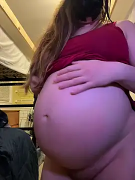 Snapshot of pregnant_bella_ chatting on 02.01.25 pregnant bella online show from 02.01.25