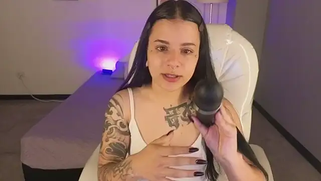 Nicole Foxx  online show from 10.10.25