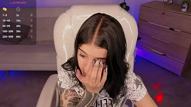 Nicole Foxx  online show from 03.18.26