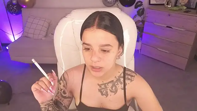 Nicole Foxx  online show from 04.20.26