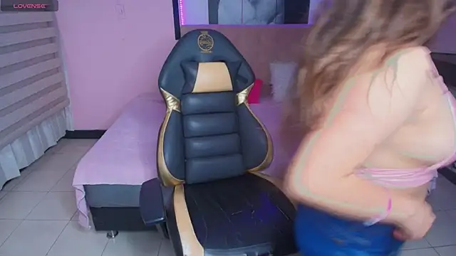 Kitten Cam online show from 02.13.25