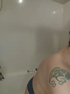 TattedMamaXOXO online show from 12.21.25