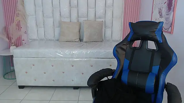 Snapshot of shalon_diaz_s chatting on 11.01.25 shalon diaz s online show from 11.01.25