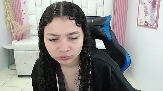 Snapshot of shalon_diaz_s chatting on 11.29.25 shalon diaz s online show from 11.29.25