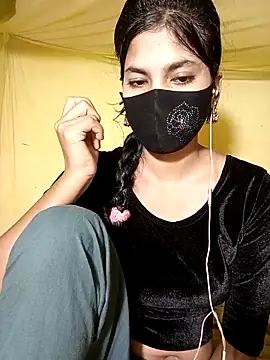 Snapshot of Hot_couple_1 chatting on 10.01.25 Hot couple 1 online show from 10.01.25