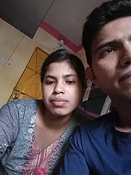 Snapshot of Hot_couple_1 chatting on 10.27.25 Hot couple 1 online show from 10.27.25