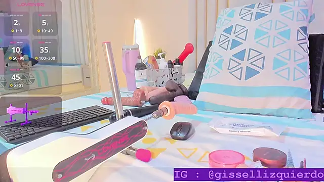 Snapshot of Liincostelloo chatting on 10.29.25 Liincostelloo online show from 10.29.25