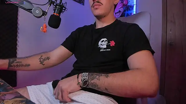 Snapshot of MaasterGerry chatting on 02.21.25 MaasterGerry online show from 02.21.25